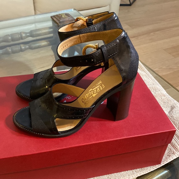 Black Salvatore Ferragamo - Picture 2 of 4